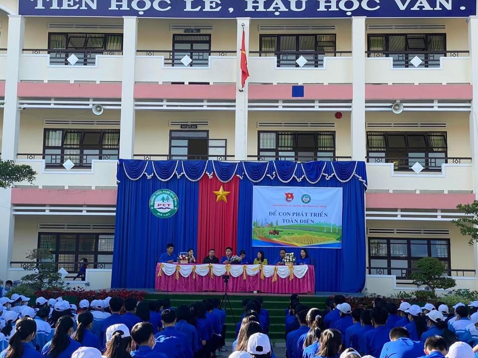 Talk show 'Để con phát triển toàn diện'