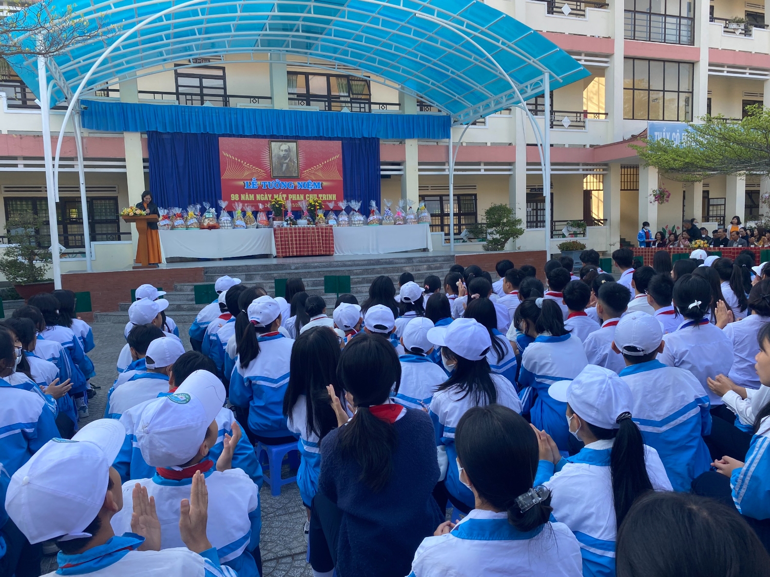 HỌC SINH