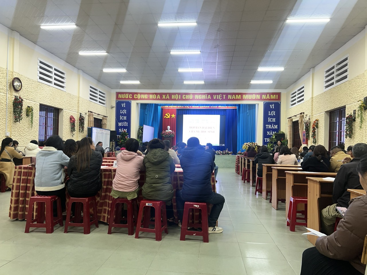 đối thoại giữa nhà trường với cha mẹ học sinh