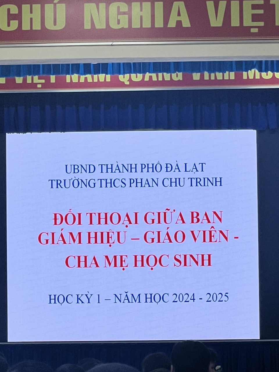 Đối thoại giữa nhà trường với cha mẹ học sinh