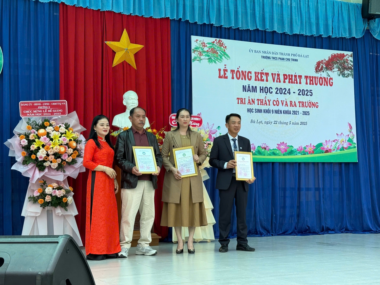 NHÀ TRƯỜNG TẶNG THƯ CẢM ƠN